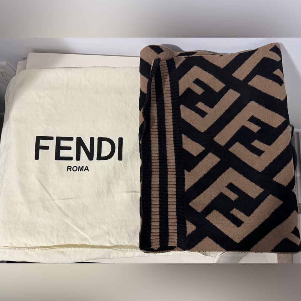 FENDI FF SCARF